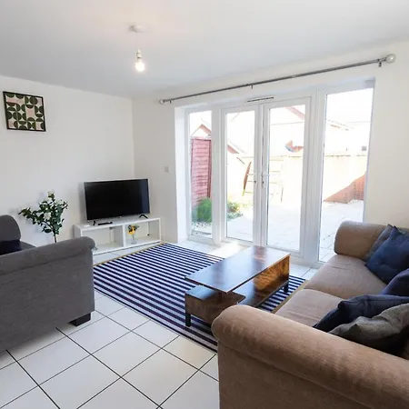 October Disc - Long - Contractors Holiday home