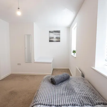 October Disc - Long - Contractors Holiday home *